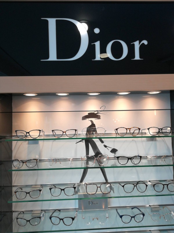 vente de lunettes pour femme de marque Dior sur Lunel à côté de Sommières