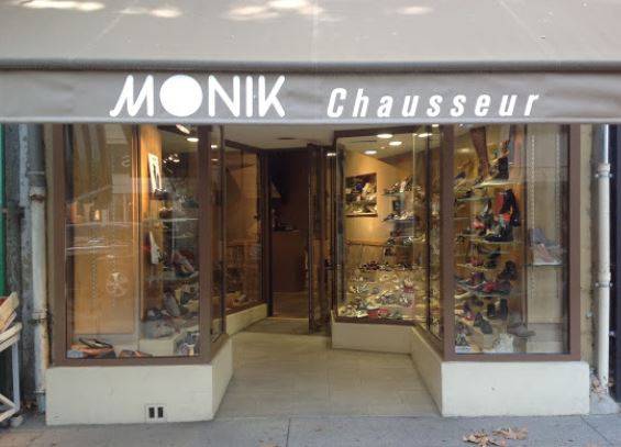 Boutique de chaussures compensées pour femme Géox à Salon de Provence